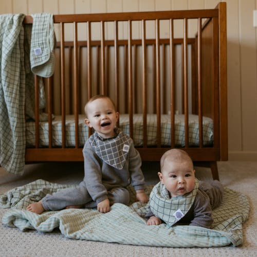 Parker Baby Co. Muslin Quilt In Sage Windowpane