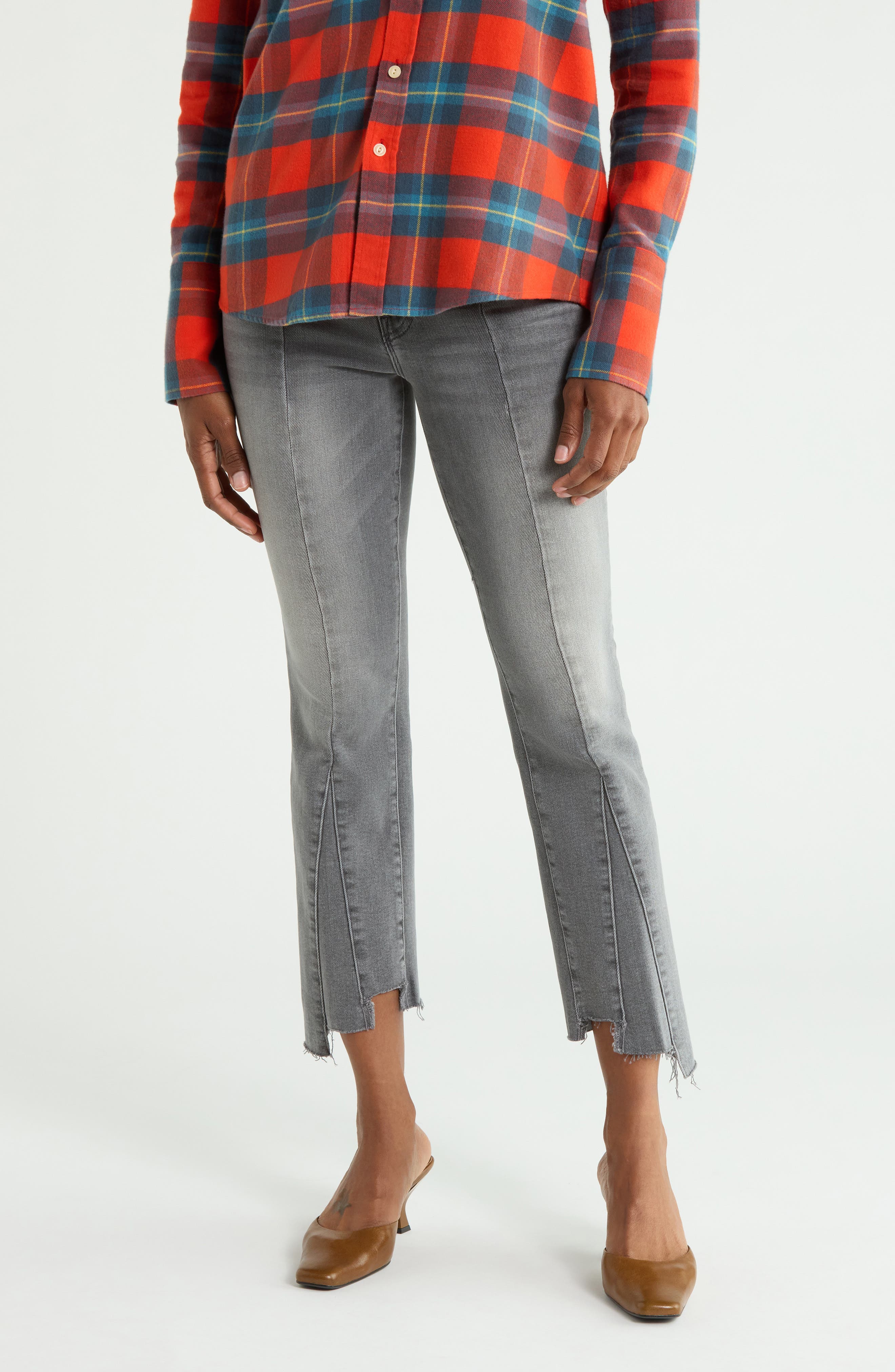 The Insider Crop Pointy Fray Jeans