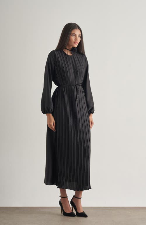 Mizalle Maxi Dress In Black