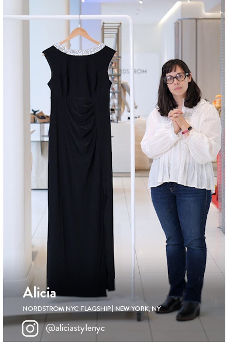 Embellished Neck Sleeveless Jersey Gown video