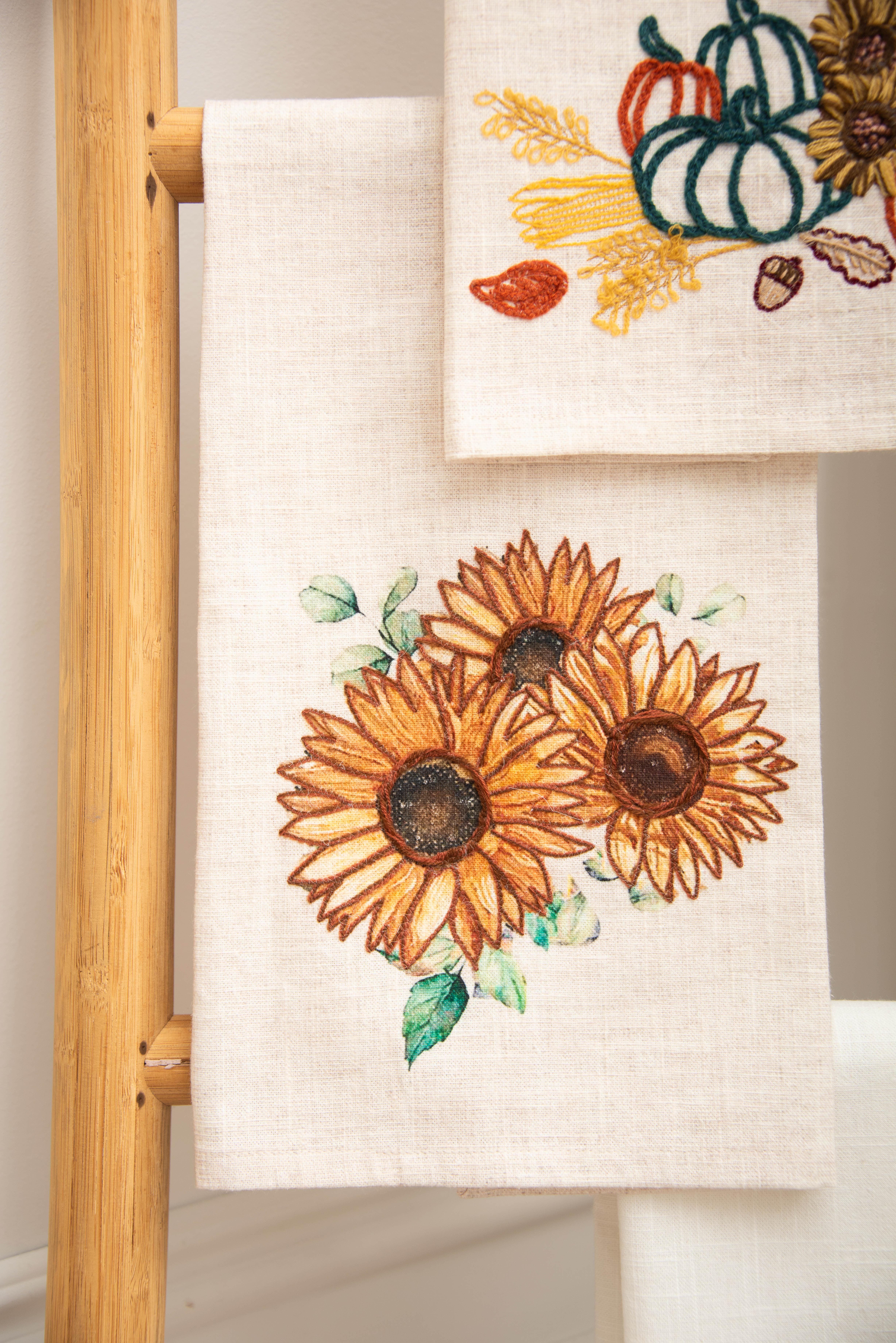 C&F Home Botanical Sunflower Handtowel