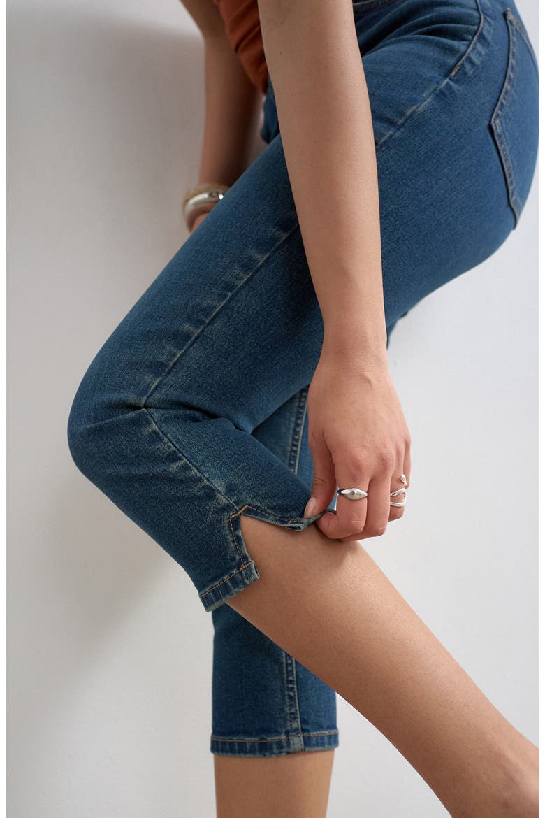 High Waist Capri Skinny Jeans, Alternate, color, MBLUE