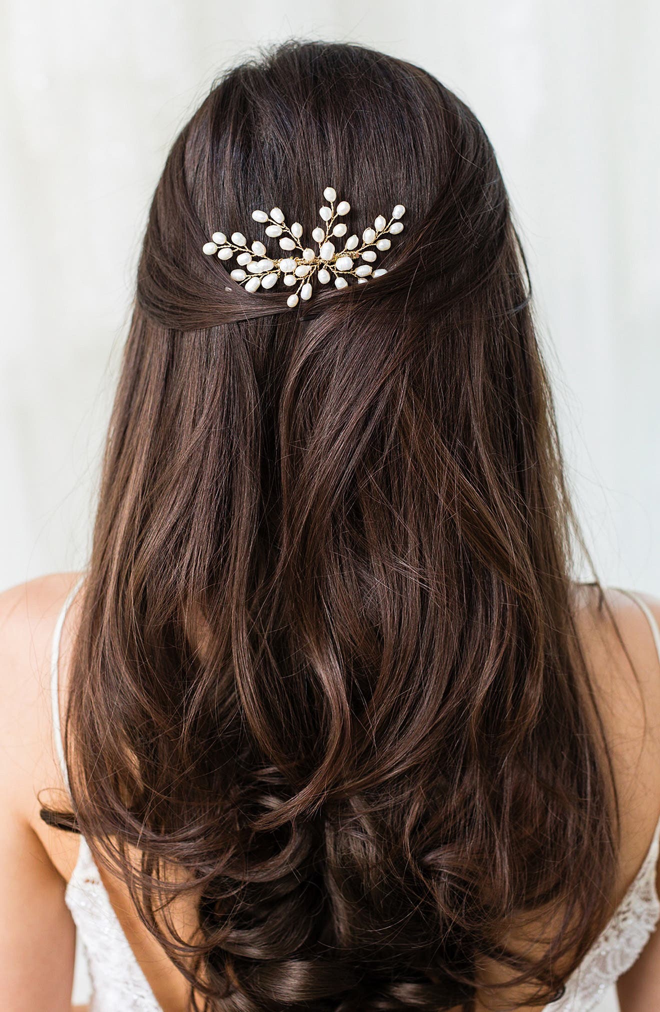 Brides & Hairpins Enola Freshwater Pearl Comb in Gold/Pearl 