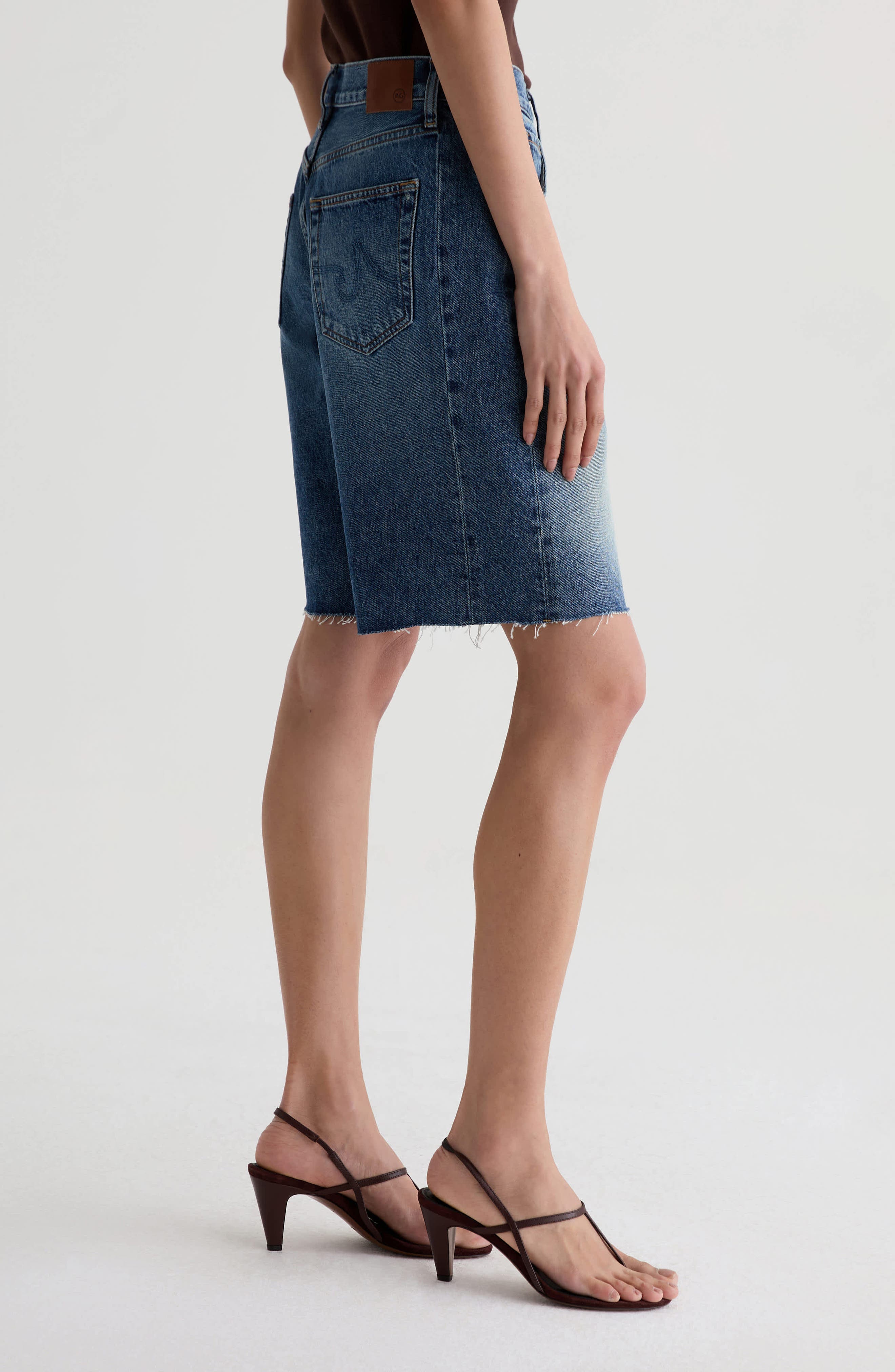 Женские AG Hattie Raw Hem High Waist Denim Barrel Shorts — фото 3