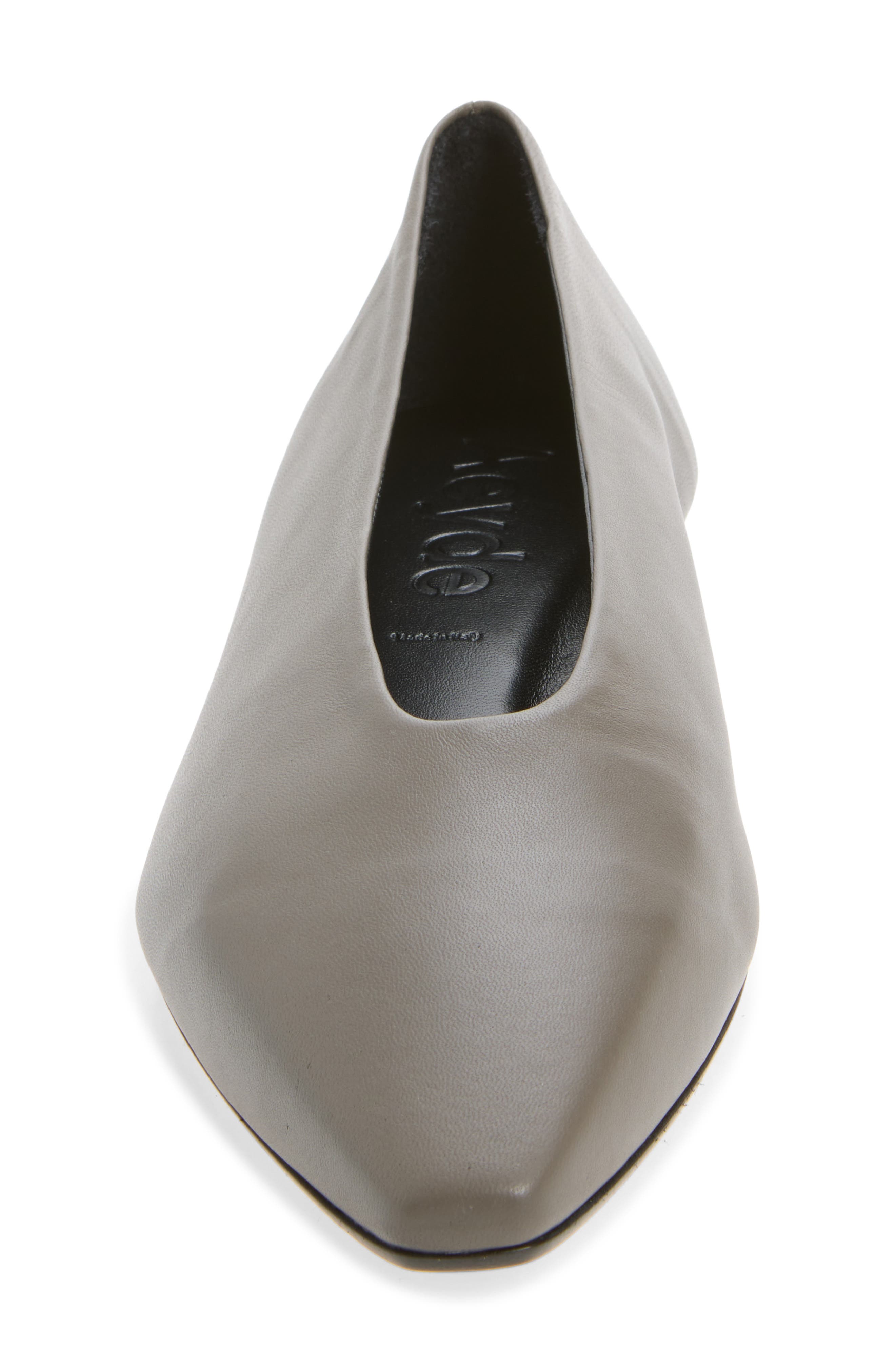 Betty Flat, Alternate, color, TAUPE