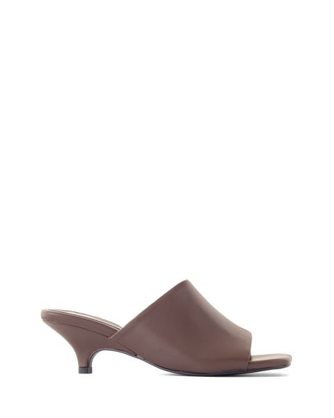 Nassau Square Toe Low Kitten Heel
