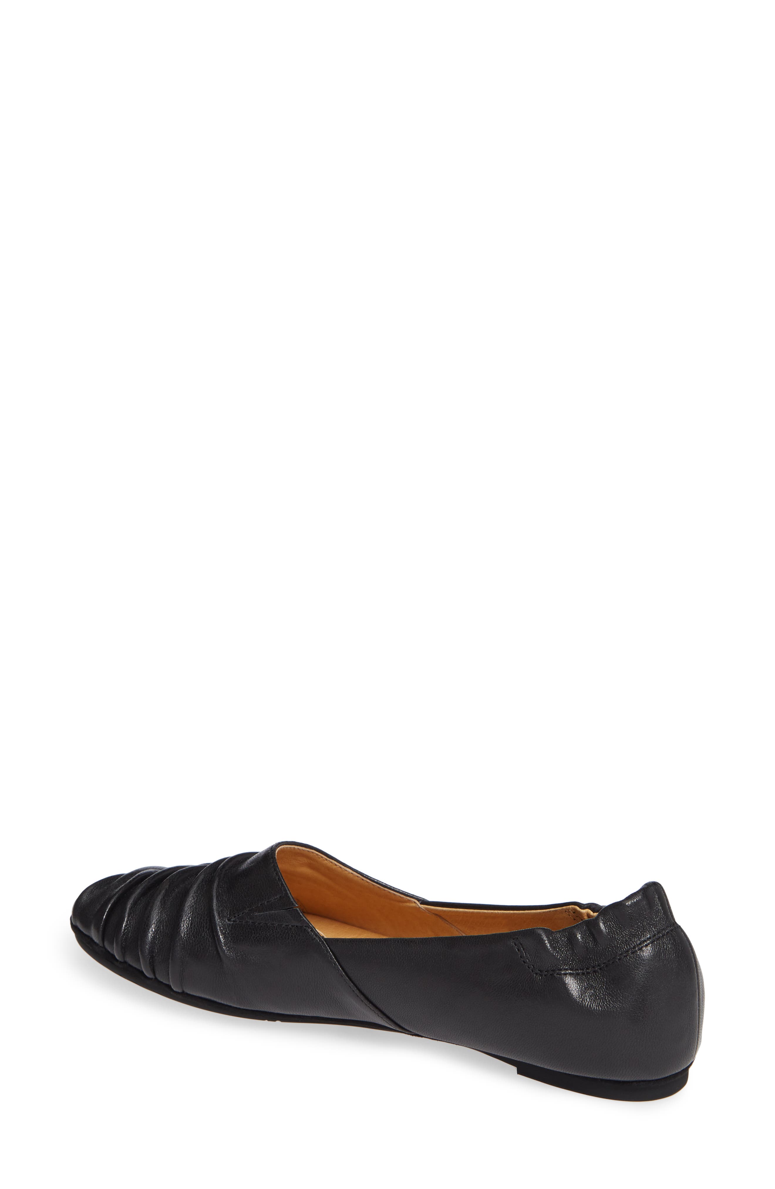 Caro Pleated Flat, Alternate, color, BLACK LEATHER