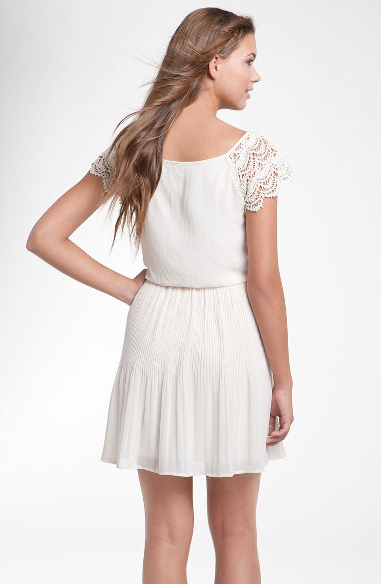 All in Favor , Alternate, color,