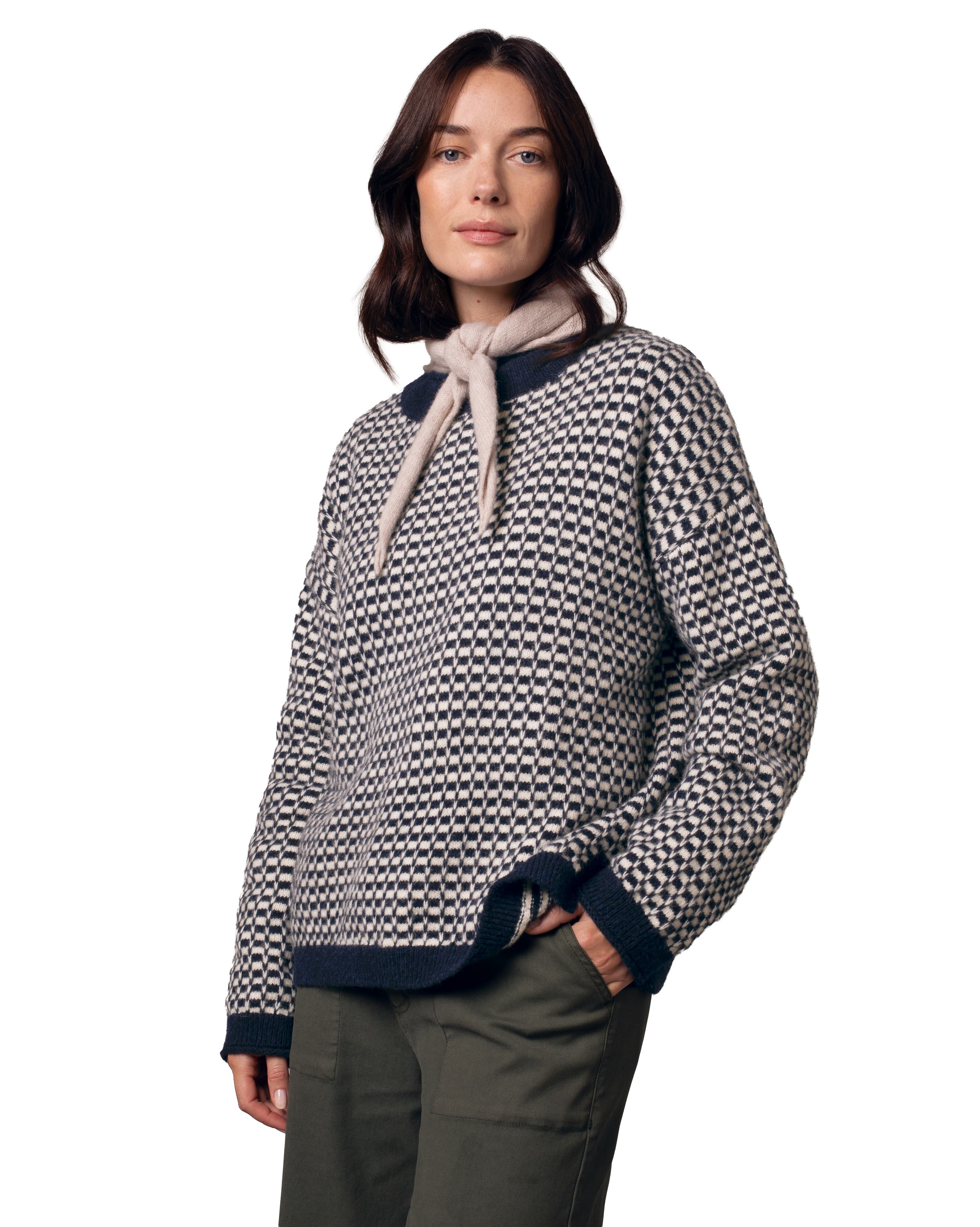 selected Navy / Ecru