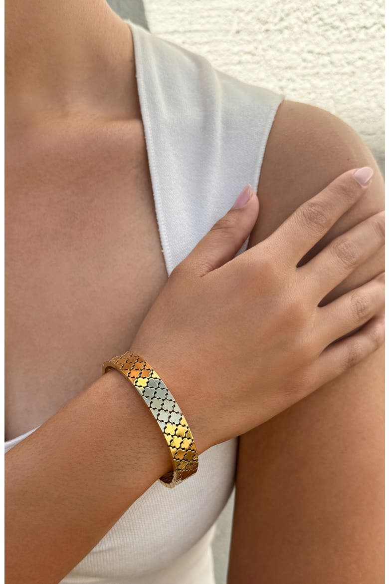 18K Gold Plated Quatrefoil Hinged Bangle Bracelet, Alternate, color, GOLD