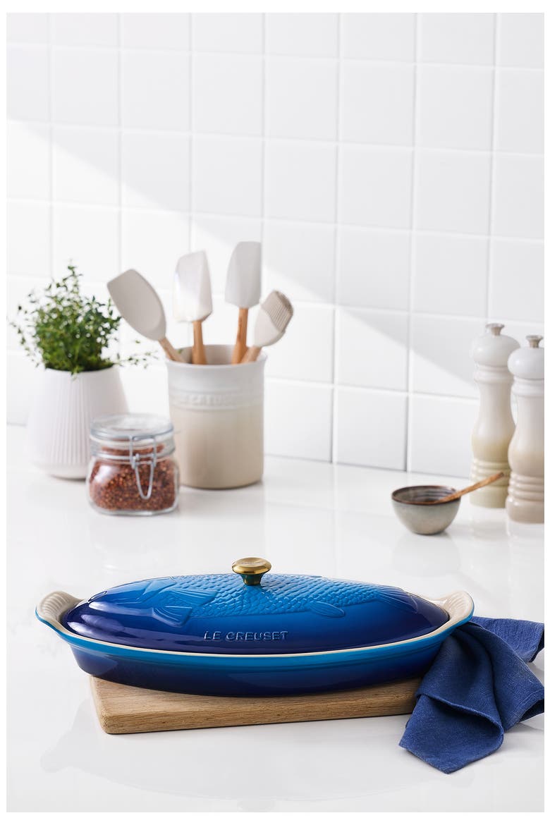 Heritage Covered Stoneware Fish Baker, Alternate, color, MARSEILLE