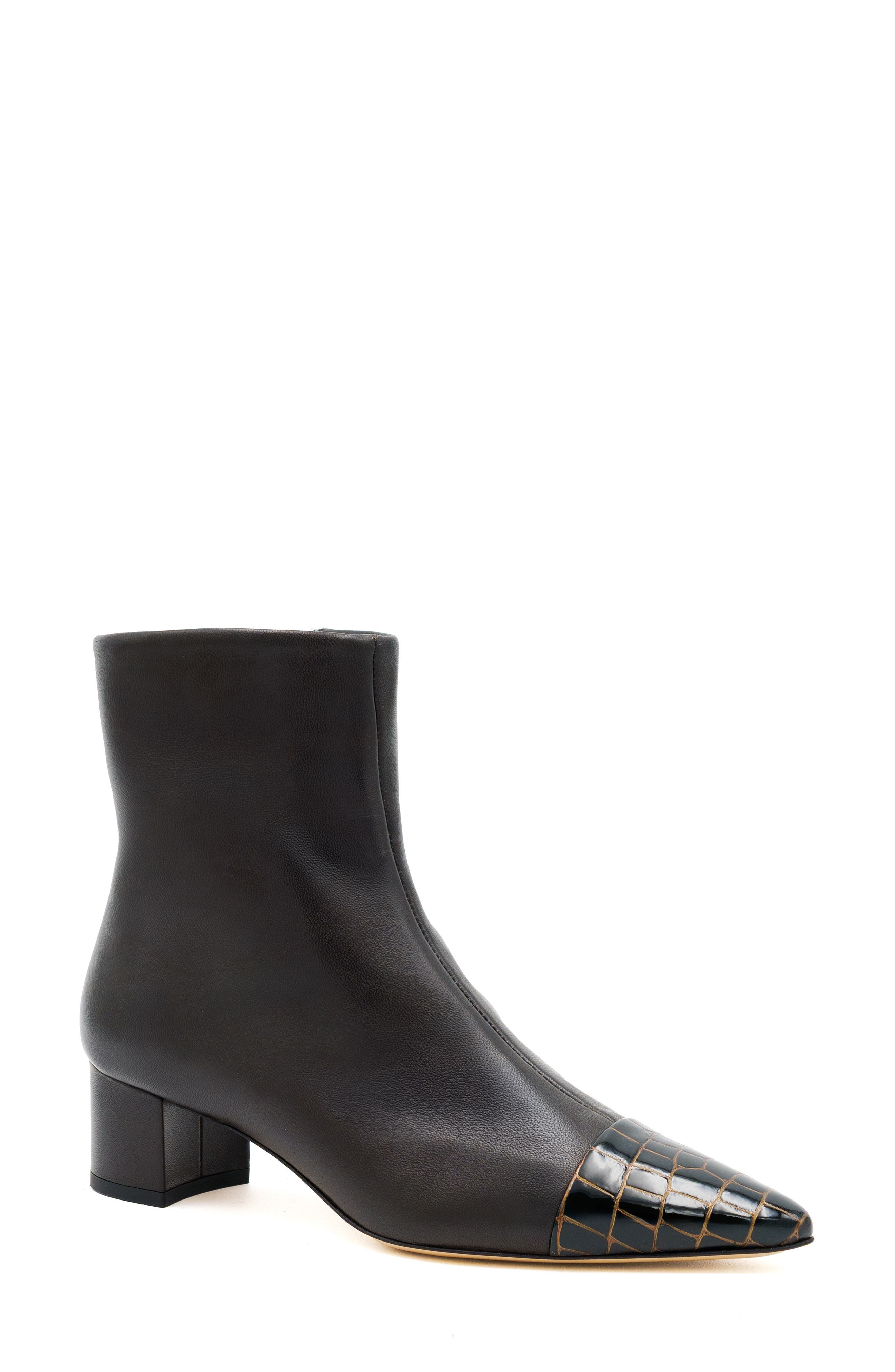 EBONY/ T.MORO