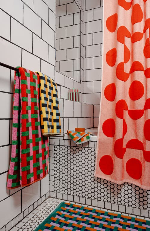Shop Dusen Dusen Weave Pattern Bath Towel In Red Weave