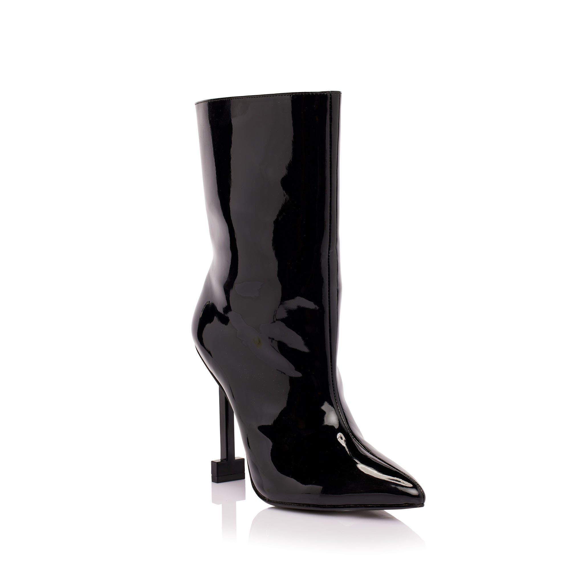 JESSICA RICH presents the Bootie, featuring custom-molded heel made exclusively for Jessica Rich.  The perfect ankle boot for any fashionista
s wardrobe! roduct Features, Alternate, color, Black