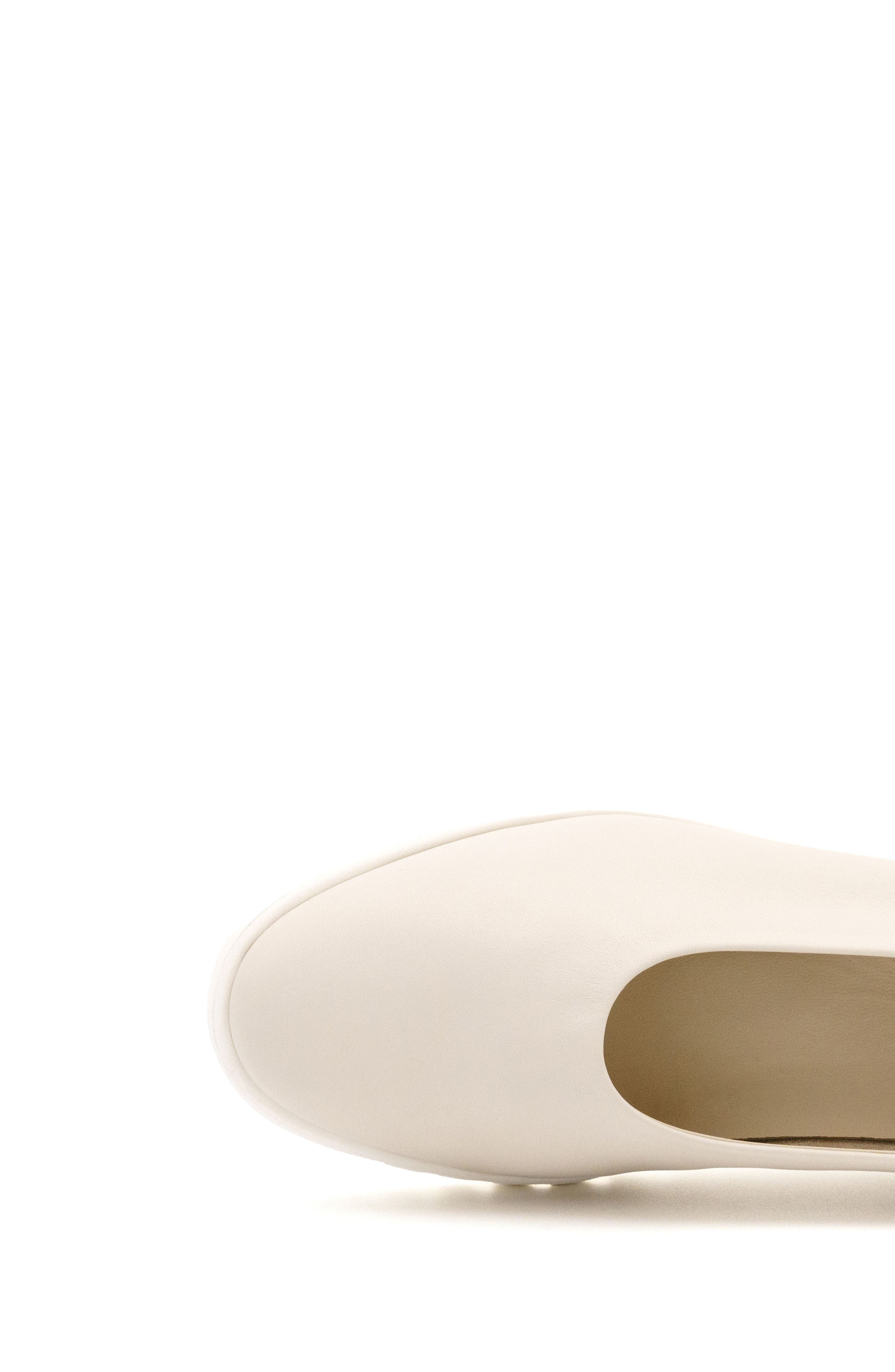 Amalfi by Rangoni Estate Flat, Alternate, color, Off White Vaport