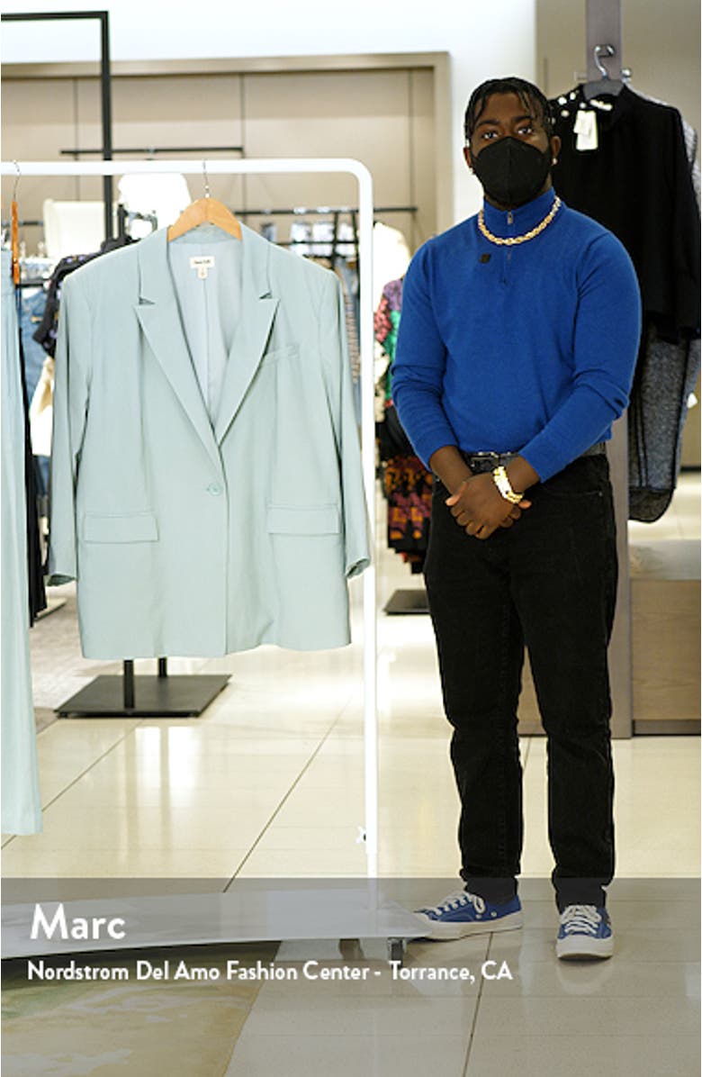 Oversize Blazer, sales video thumbnail