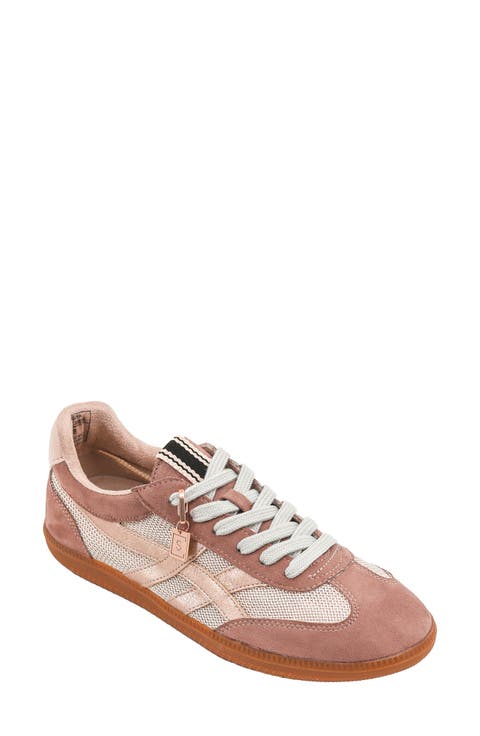 Sasha Sneaker (Women)