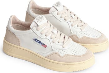 【送料&関税込】Autry Medalist Low Top Sneakers AUTRY Medalist Low Sneaker (Women) | Nordstrom