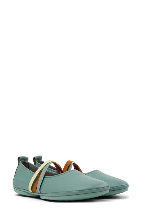 Shop Camper Right Nina Flat In Medium Green