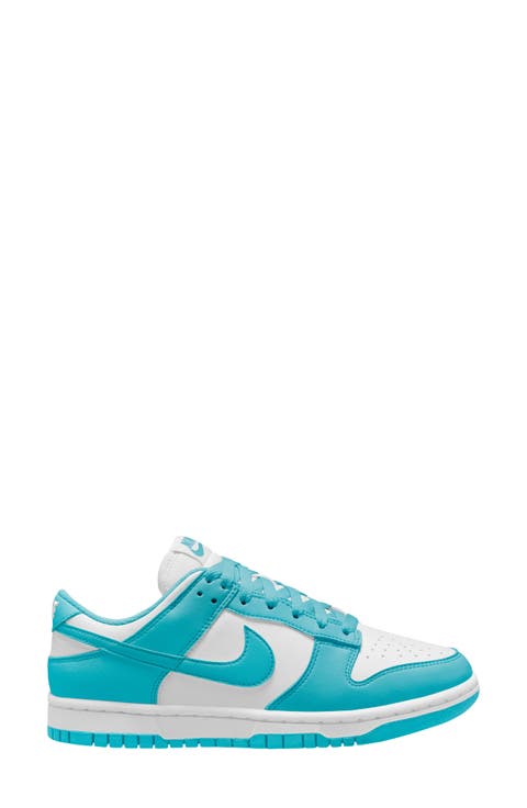 Dunk Low Next Nature Sneaker