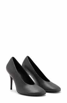 Round Toe Pump