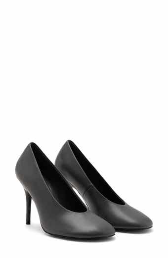 Round Toe Pump