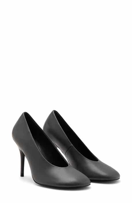 Round Toe Pump