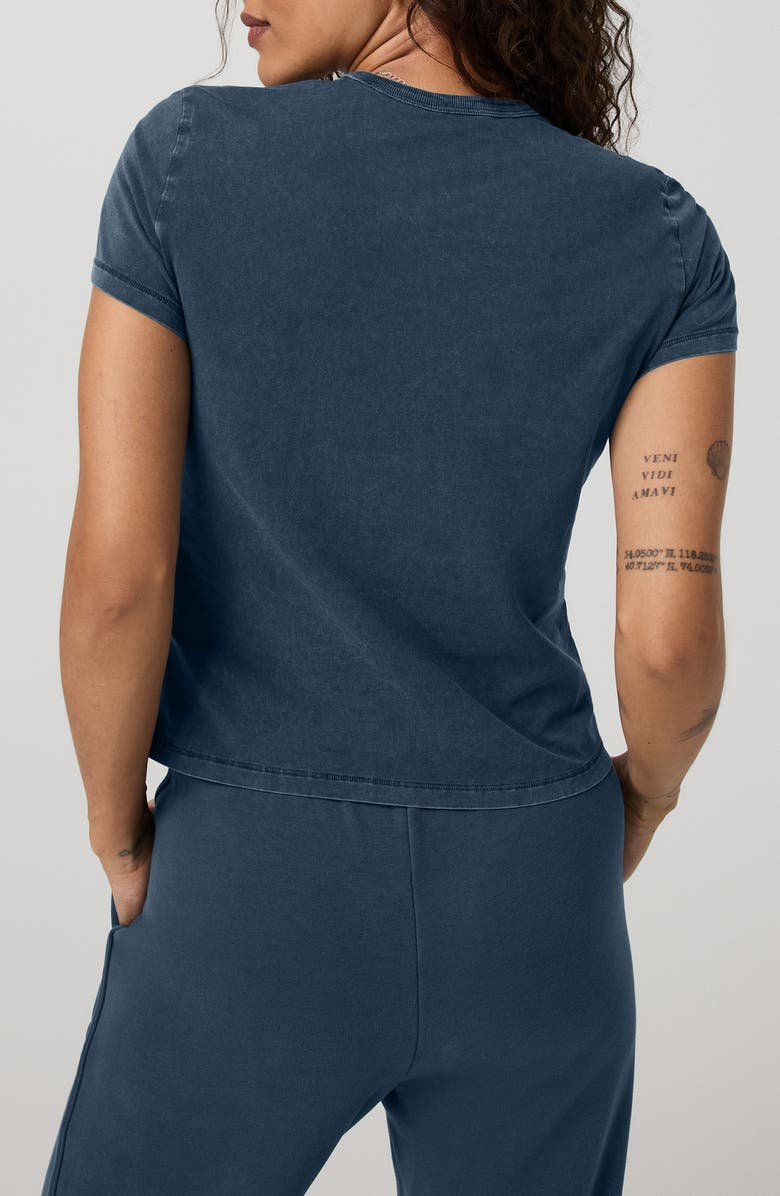 Vuori Feather Classic T-Shirt, Alternate, color, Ocean Blue