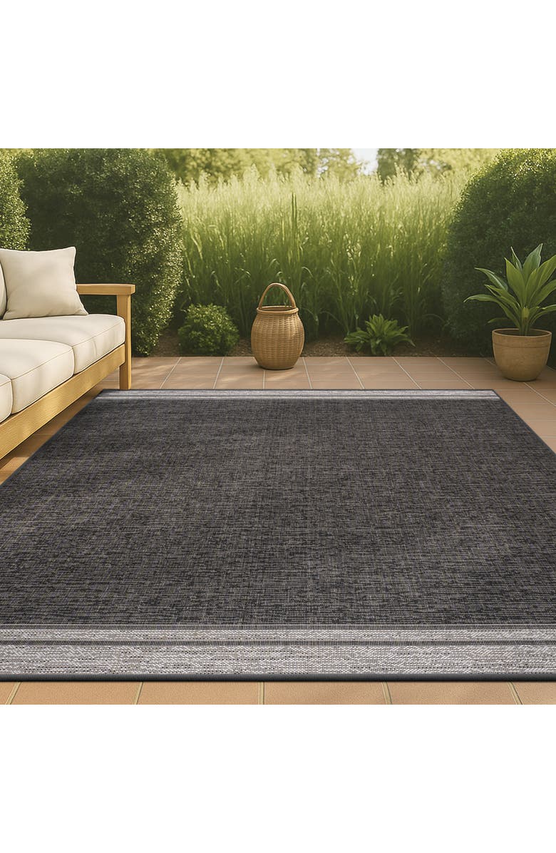 JONATHAN Y Alda Modern Minimalist Mingled Solid Indoor/Outdoor Area Rug, Alternate, color, Black/Cream
