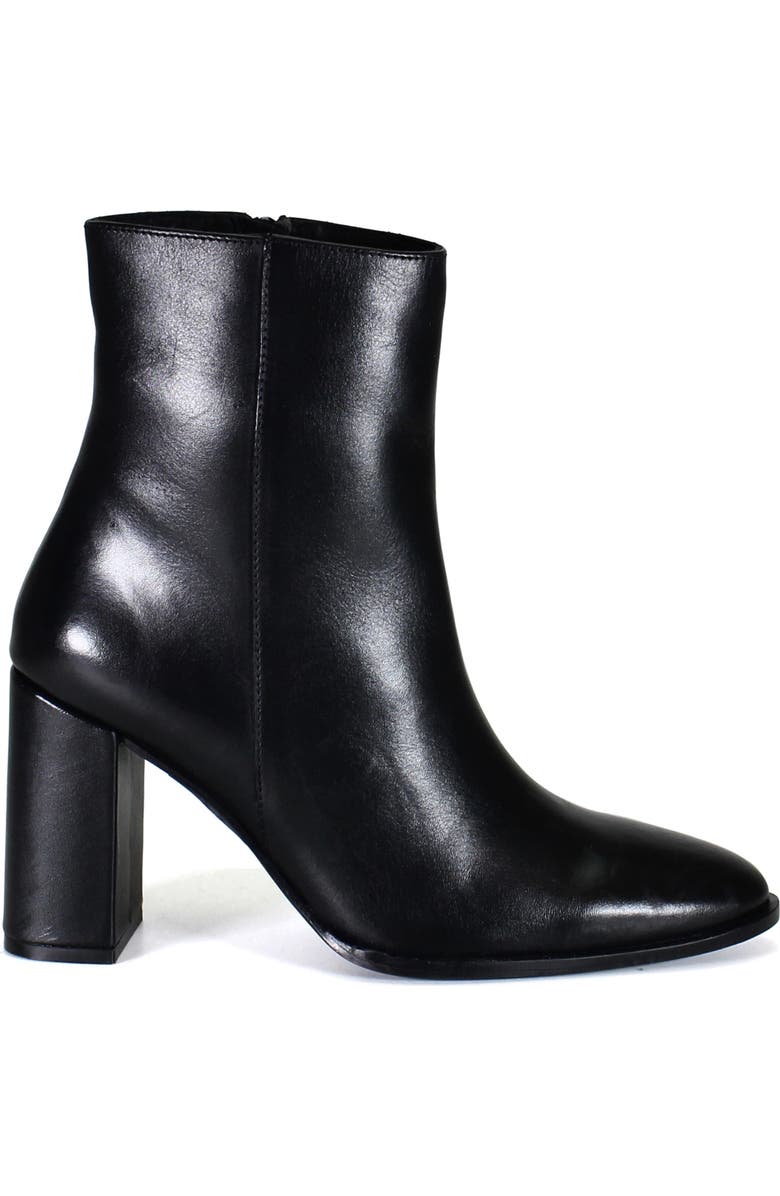 Diba True TRAV LER Sleek Leather Ankle Bootie, Alternate, color, Black