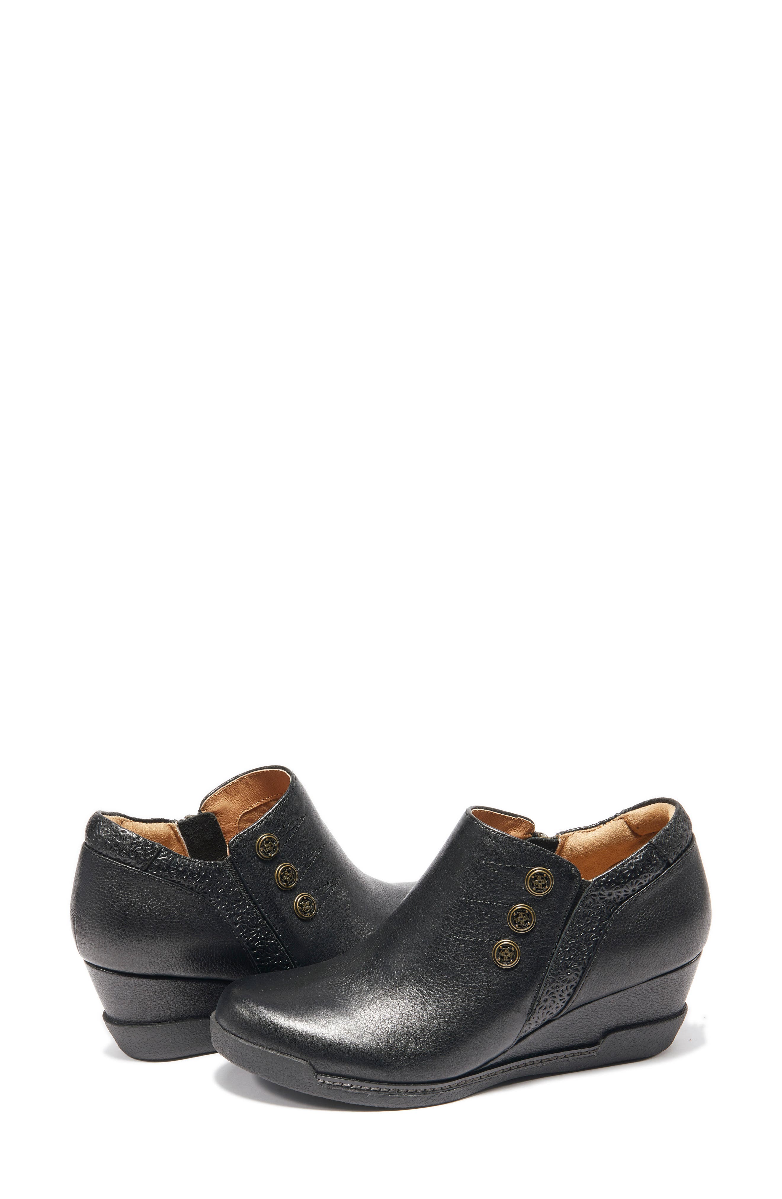 Hälsa Footwear Devina Wedge Bootie, Alternate, color, Black