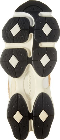 Gender Inclusive 9060 Sneaker