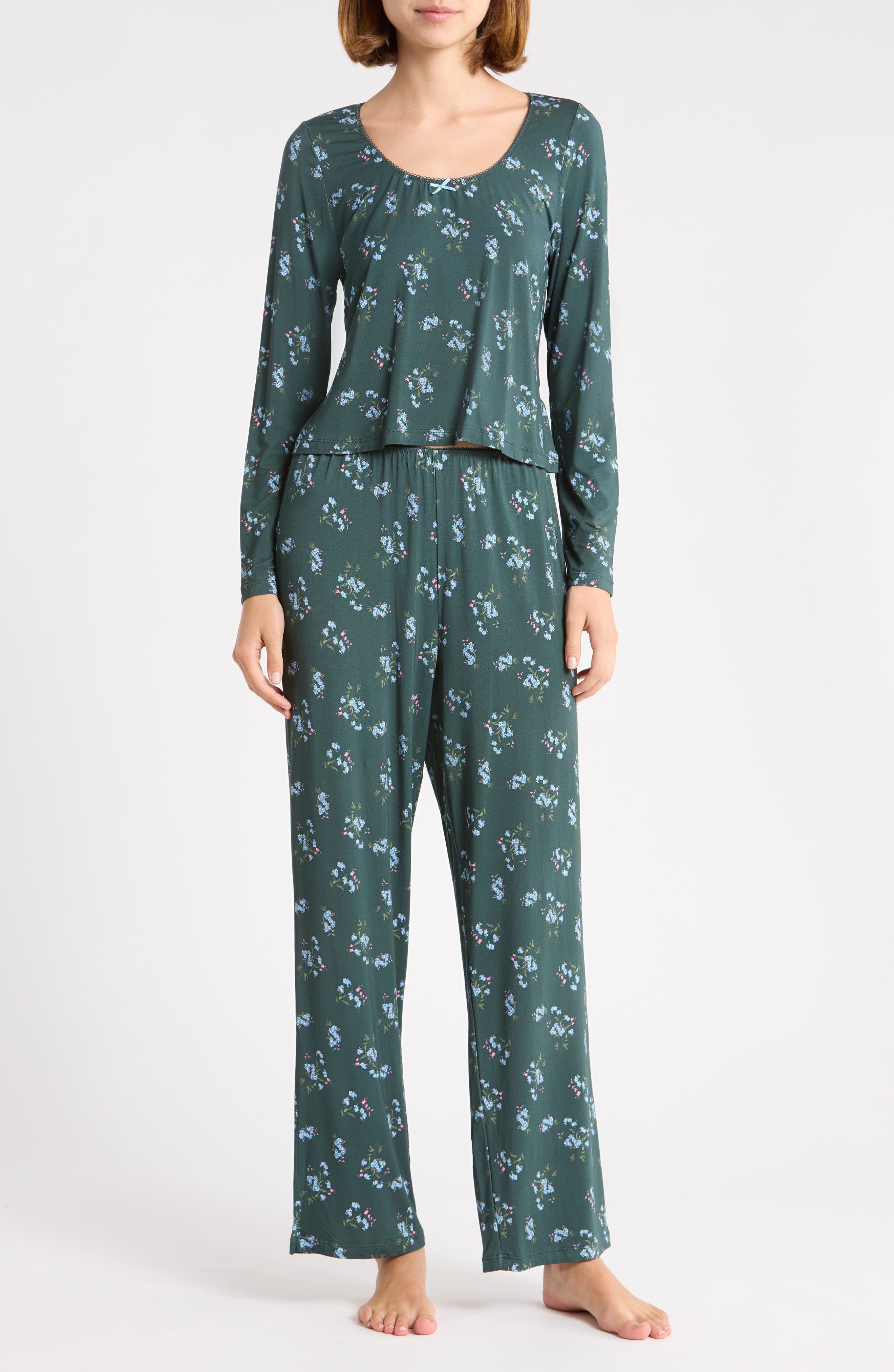 GREEN- BLUE CLIMBING FLORAL