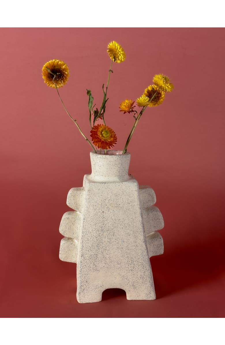 Alma Eyi Vase, Alternate, color, White