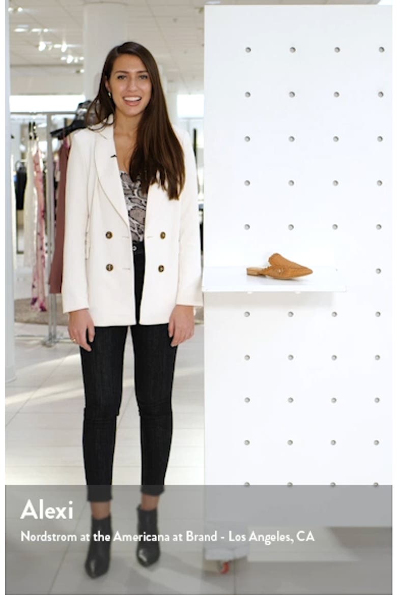 Manindie Pointed Toe Mule video