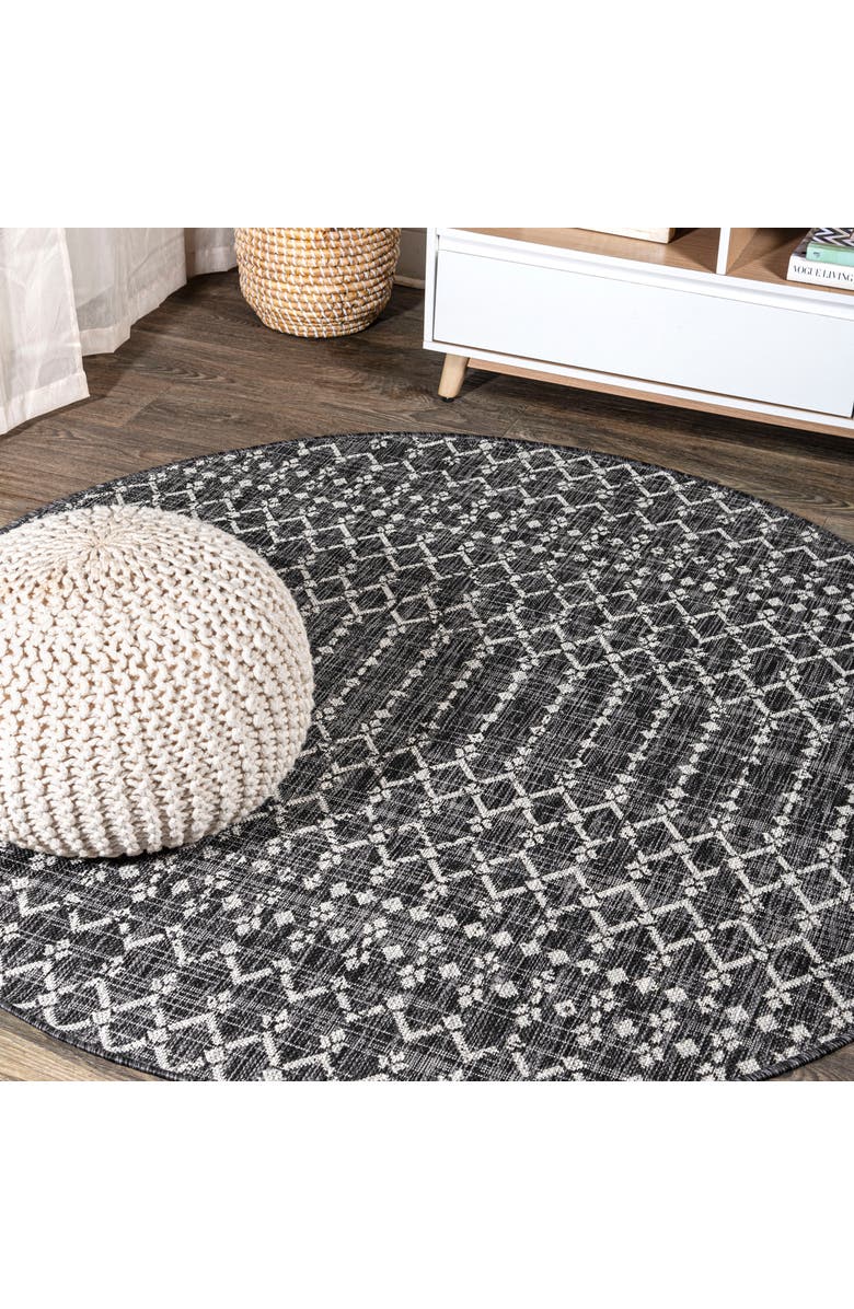 JONATHAN Y Ourika Moroccan Geometric Textured Weave Indoor/Outdoor Round Area Rug, Main, color, Black/Gray