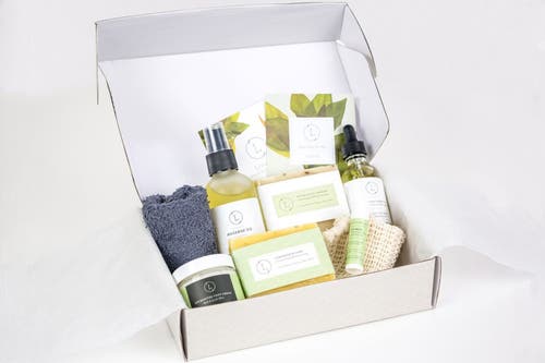 Lizush Fresh Earthy Natural Skincare Set For Men In Assorted