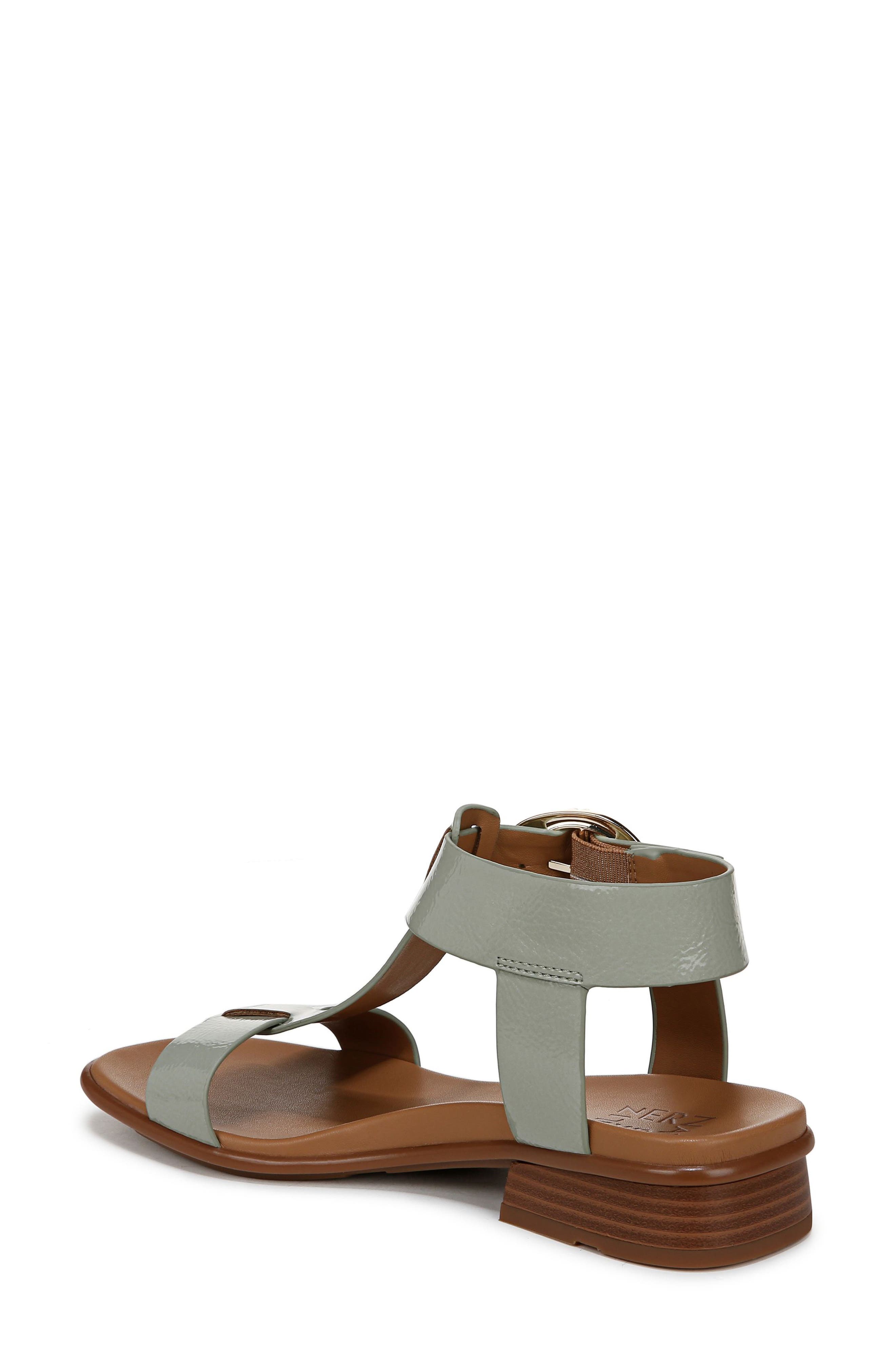 Женские сандалии Naturalizer Brandy T-Strap Sandal — фото 2
