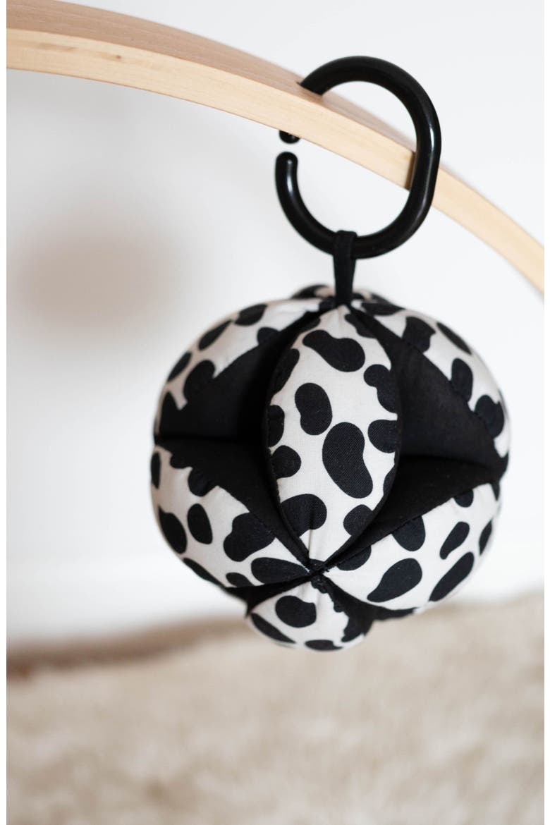 Sensory Grasp Ball, Alternate, color, BLACK AND WHITE