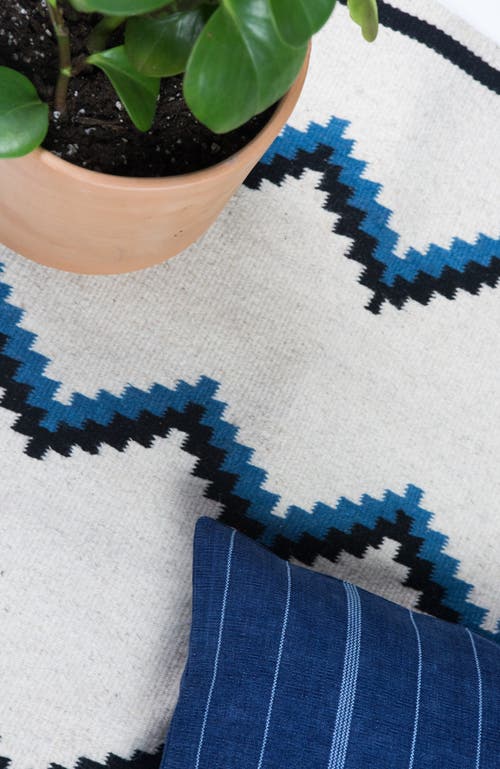 ARCHIVE NEW YORK ARCHIVE NEW YORK ZAPOTEC BLUE AND BLACK ZIG ZAG HANDWOVEN FLATWEAVE WOOL RUG