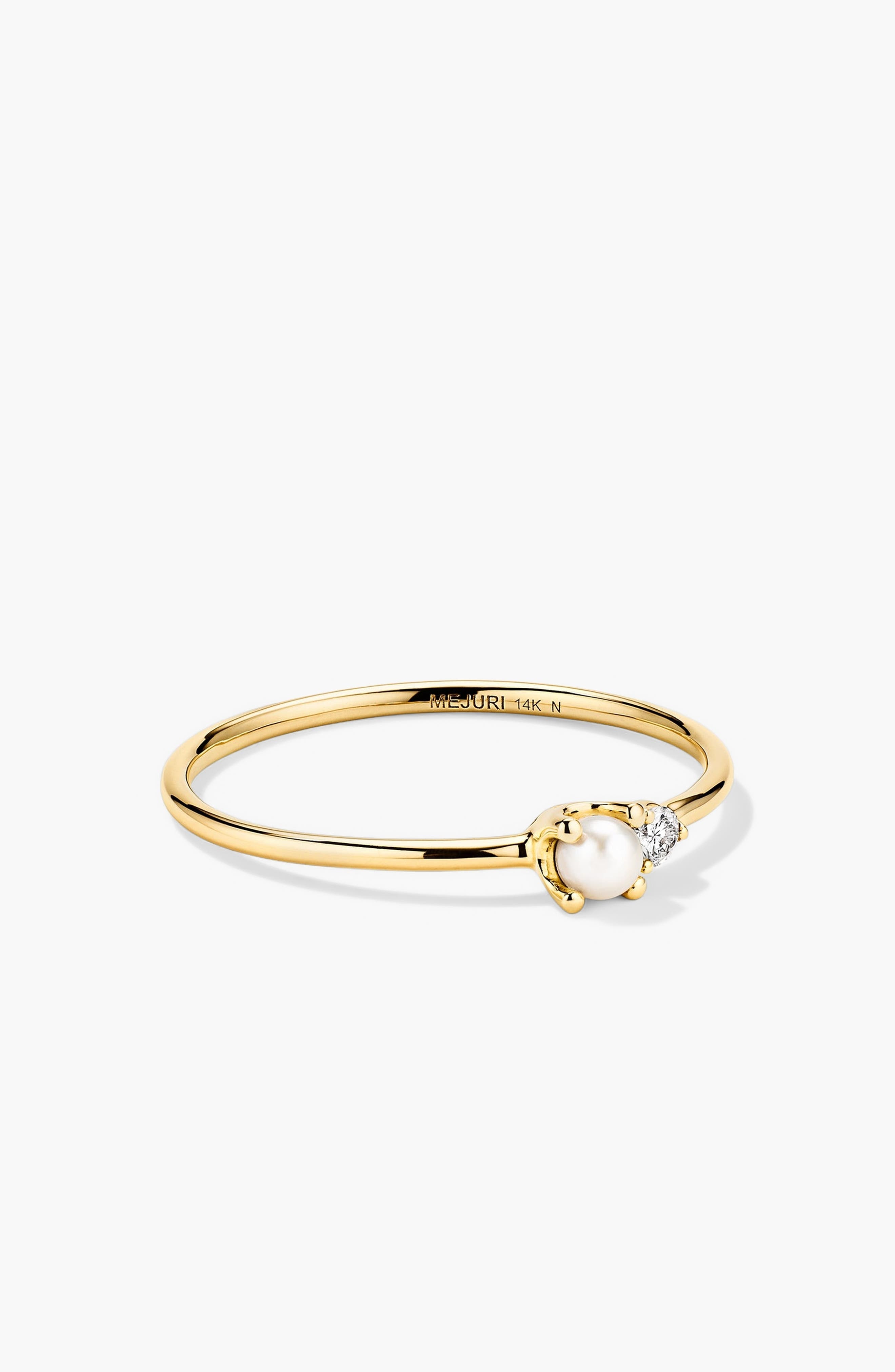 selected Yellow Gold Pearl