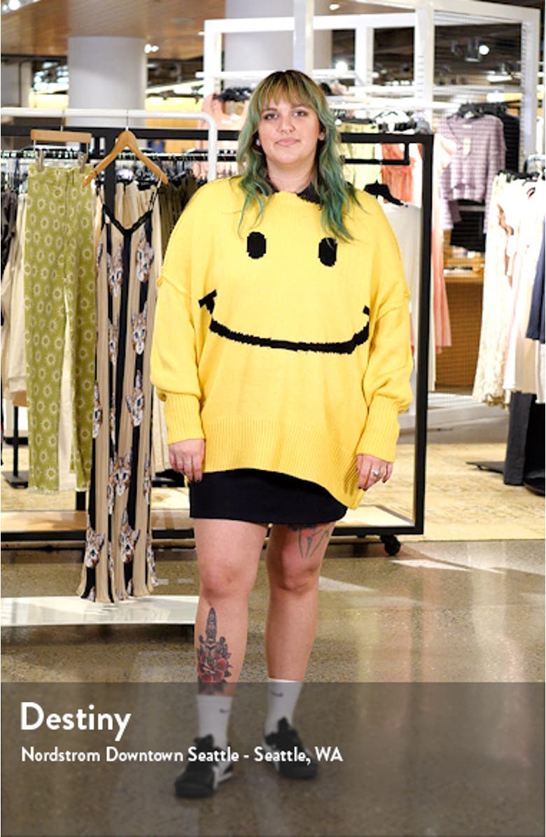 Smile Oversize Sweater, sales video thumbnail