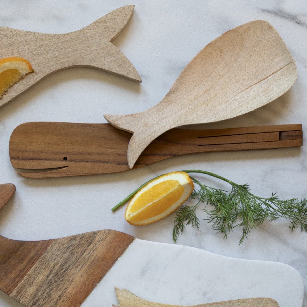 Be Home Teak Whale Flip Tongs - Thumbnail 3