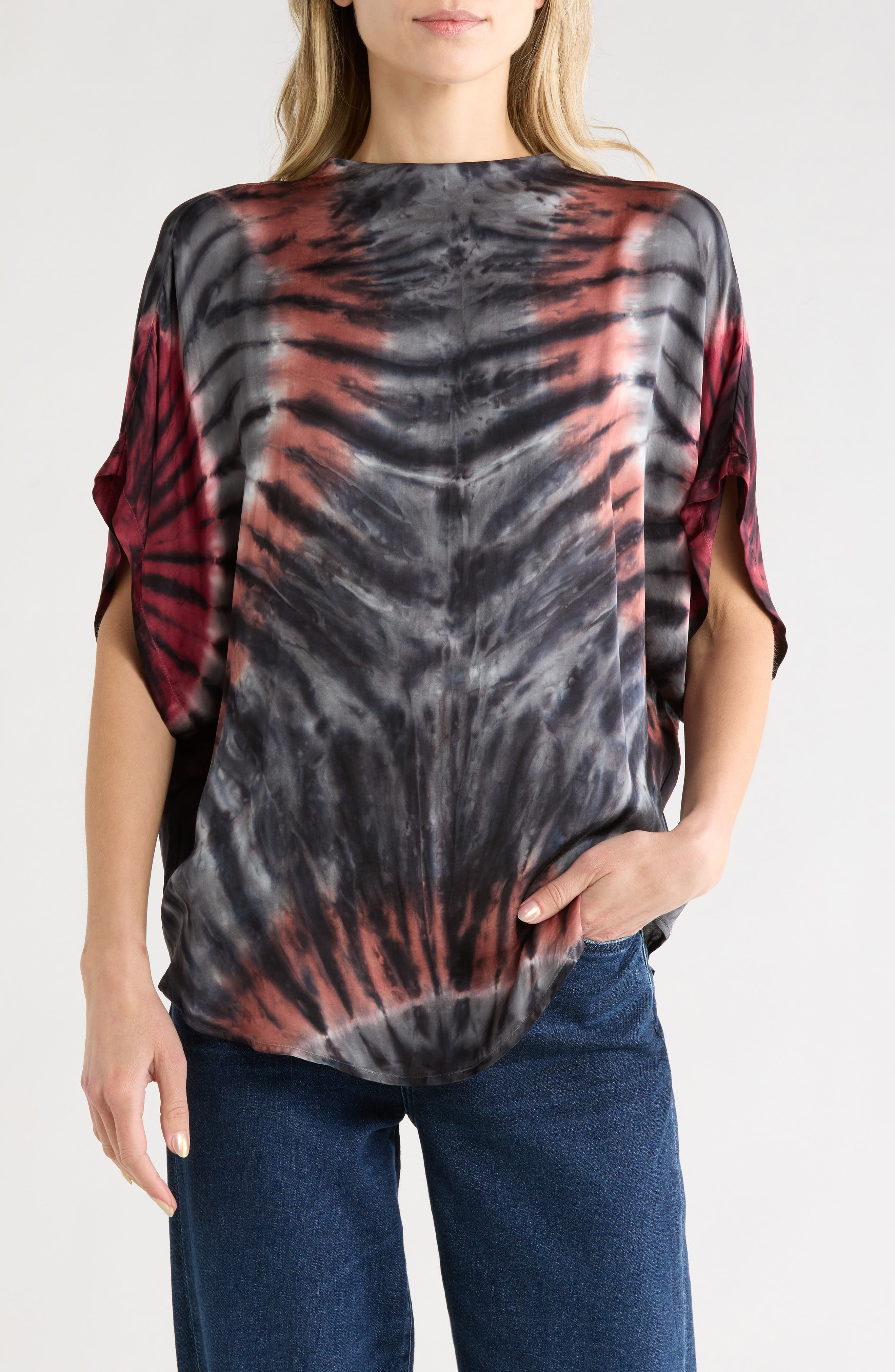 Young, Fabulous & Broke Jainy Oversize Top