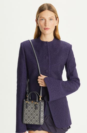 ブティックモデルがセール★TORY BURCH T MONOGRAM FLORAL TOTE Tory Burch T Monogram Floral Vine Top-zip Tote Bag in Blue