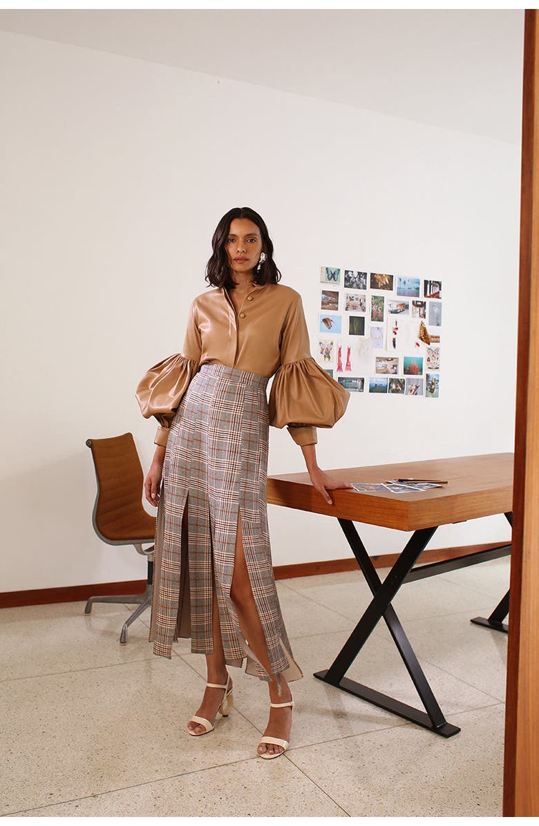 NO PISE LA GRAMA Amada Shirt, Alternate, color, Camel Caramel