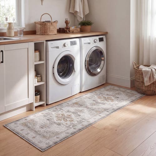 Jonathan Y Eleanor Vintage Medallion Border Non-slip Machine-washable Light Gray/ivory 4 Ft. X 6 Ft. In Cream/beige