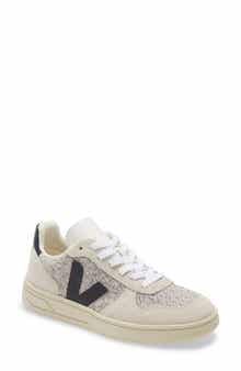 V-10 Sneaker