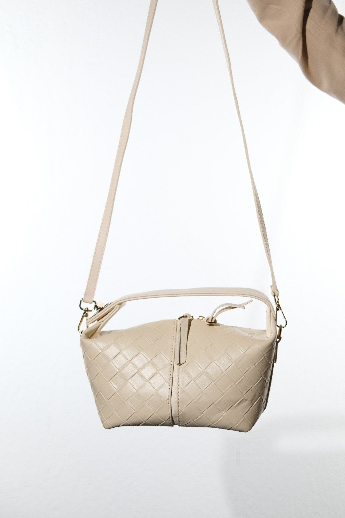 Aeris Shoulder Bag, Alternate, color, Cream