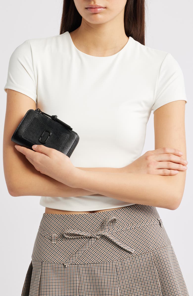 Marc Jacobs The Slim Bifold Wallet, Alternate, color, Black